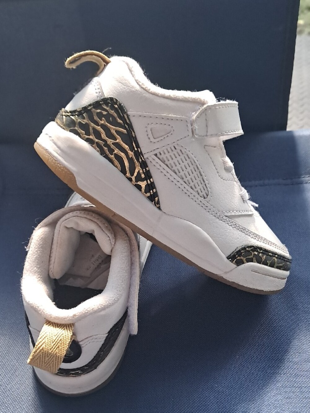 Jordan ,Kids White Athletic Sneakers with Black Accent Size 9C - Picture 7 of 10